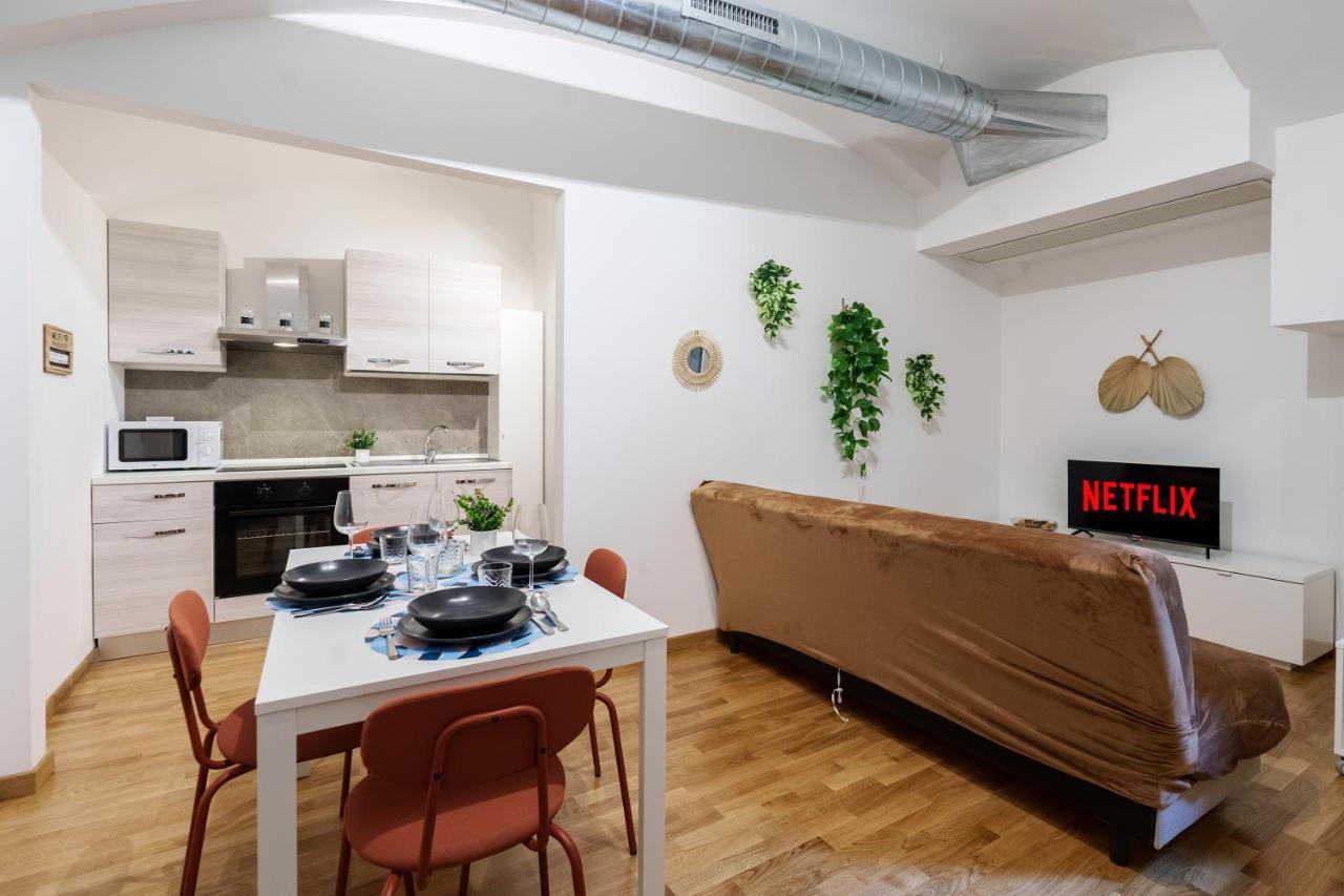 Centro Storico Duomo A 5 Minuti Love Suite Wifi Netflix มิลาน ภายนอก รูปภาพ